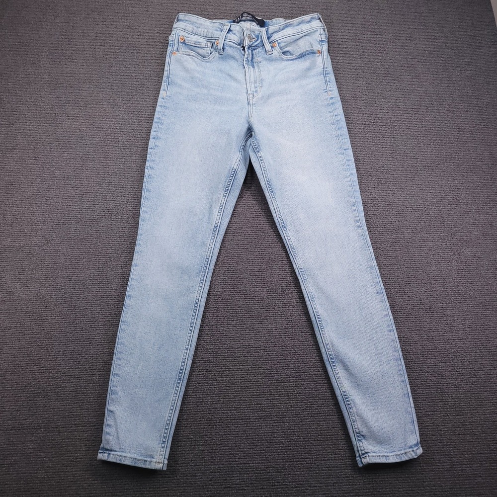 GAP Jeans Size 6/28 High Rise Universal Legging Light Wash Denim 28x27